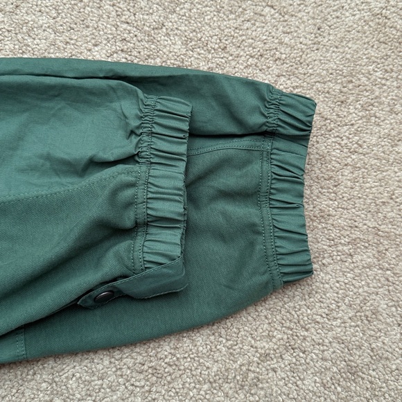 NWT Daily Practice Killington Moss Green Cargo Utility Jogger Pants Size XS - Picture 10 of 10